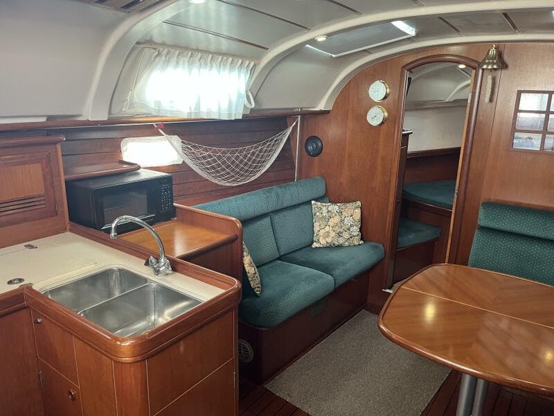 2001 Beneteau Oceanis 381