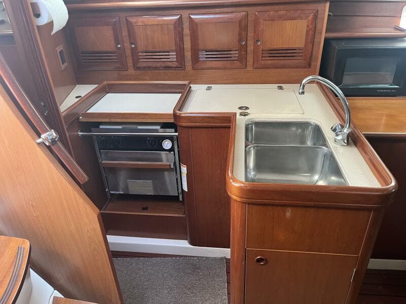 2001 Beneteau Oceanis 381