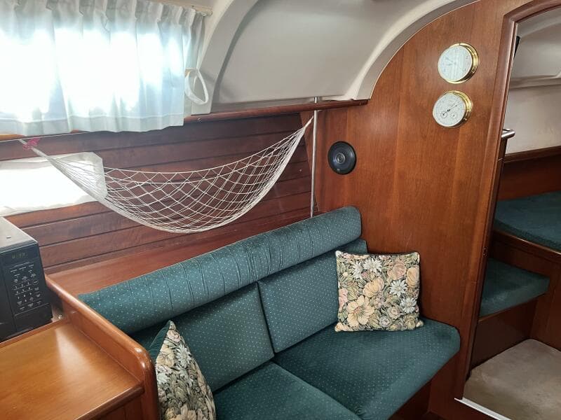 2001 Beneteau Oceanis 381