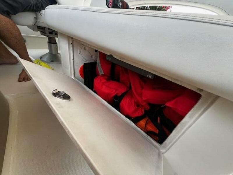 410 life vest locker