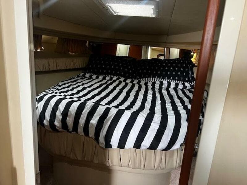 410 Master stateroom
