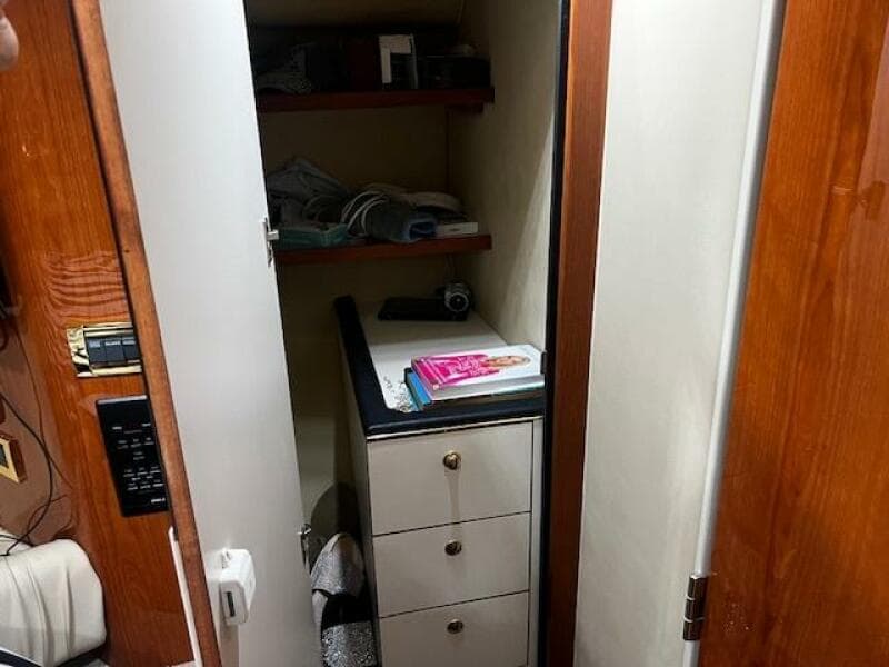 410 master stbd. closet