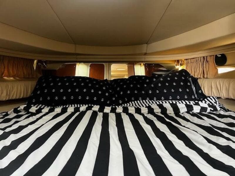 410 Master stateroom