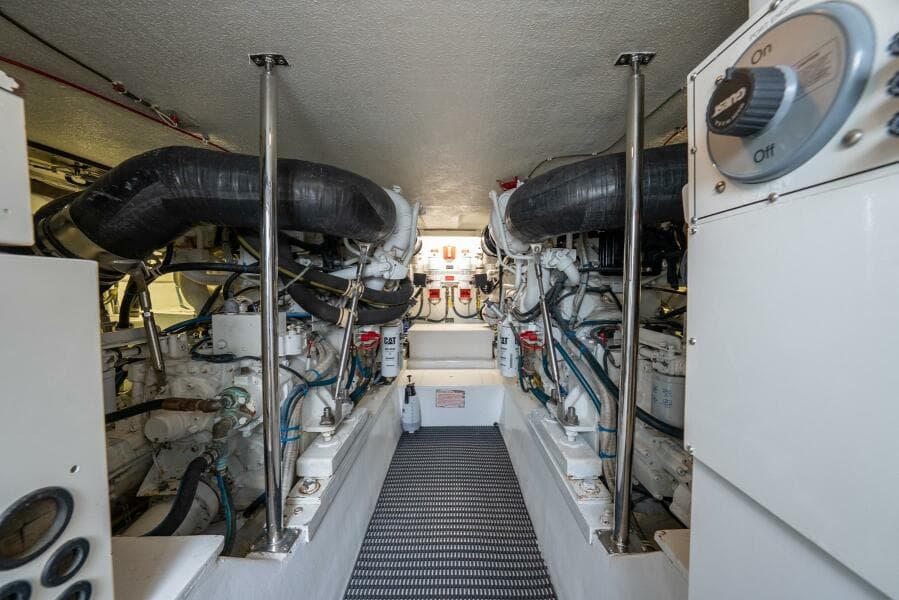 2001 Hatteras 50 Convertible