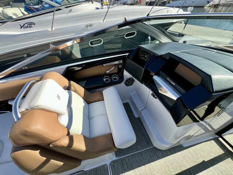 2019 Four Winns H290