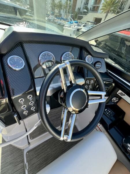 2019 Four Winns H290