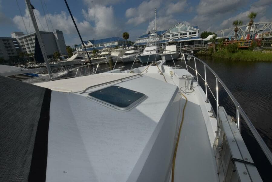 1998 Hatteras 74 Sportdeck