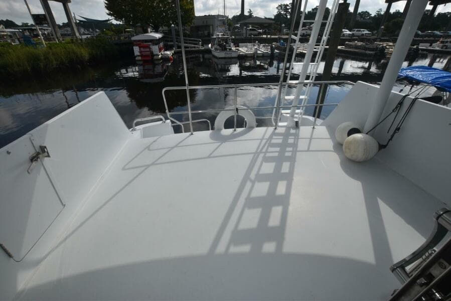 1998 Hatteras 74 Sportdeck