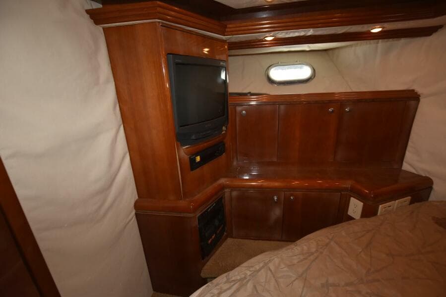 1998 Hatteras 74 Sportdeck