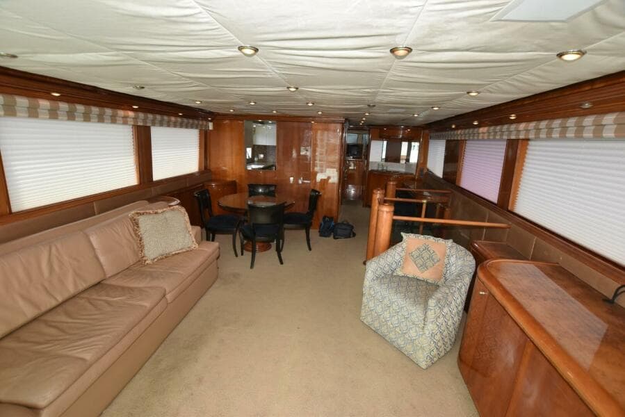 1998 Hatteras 74 Sportdeck