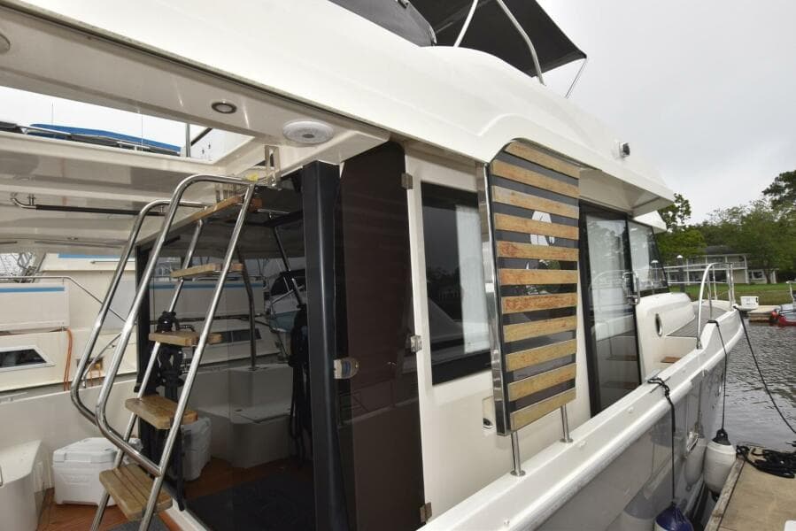 2023 Beneteau Swift Trawler 41 Fly
