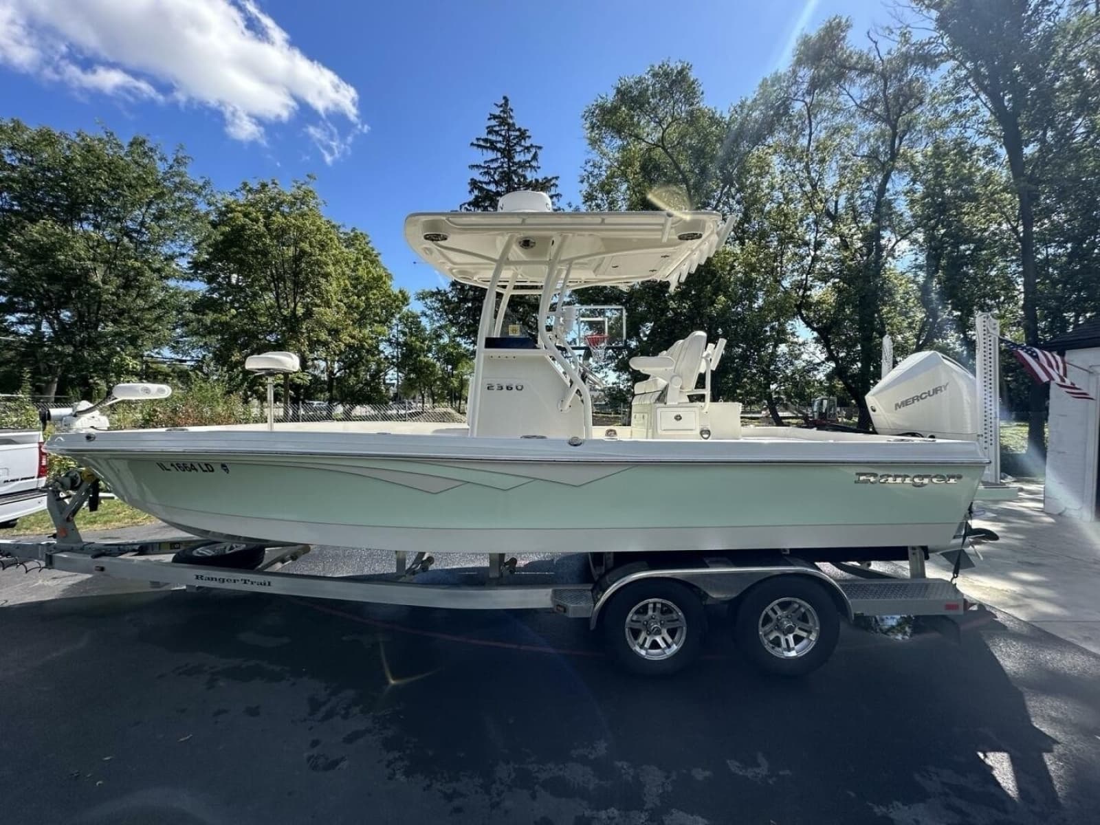 2022 Ranger 2360 Bay - Photo 1