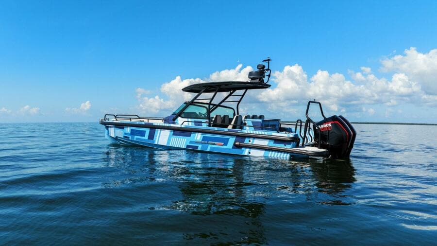 2022 Axopar Brabus Shadow 500 TT - Port 3/4 Stern