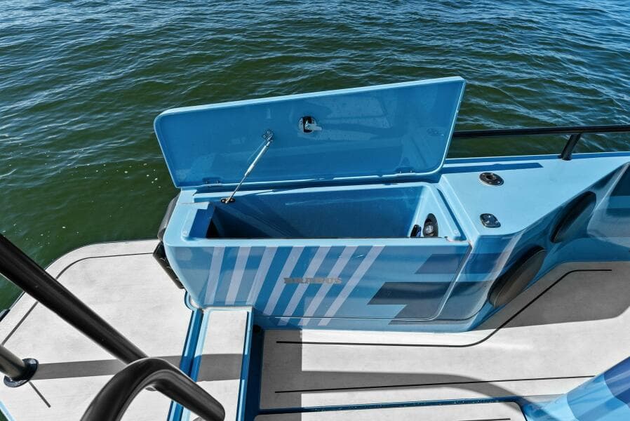 2022 Axopar Brabus Shadow 500 TT - Port Storage 