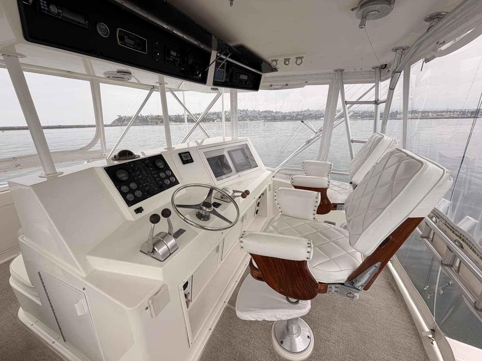 1994 Viking 50 Convertible - Photo 30