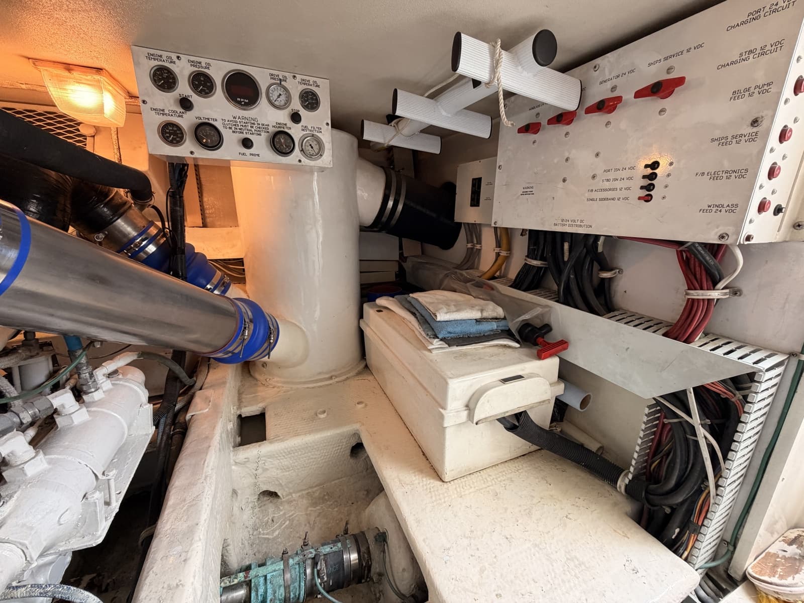 1994 Viking 50 Convertible - Photo 44