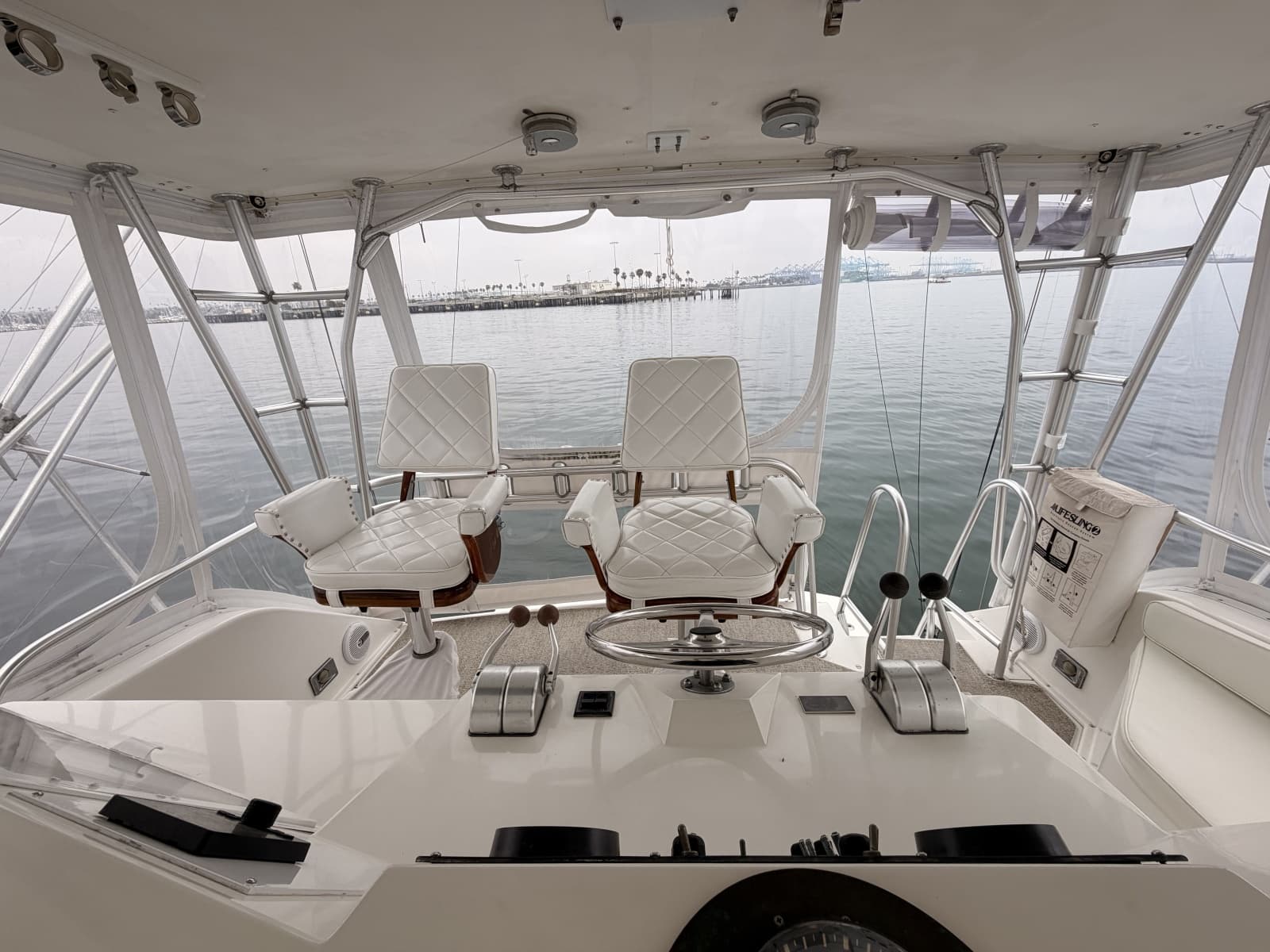 1994 Viking 50 Convertible - Photo 27