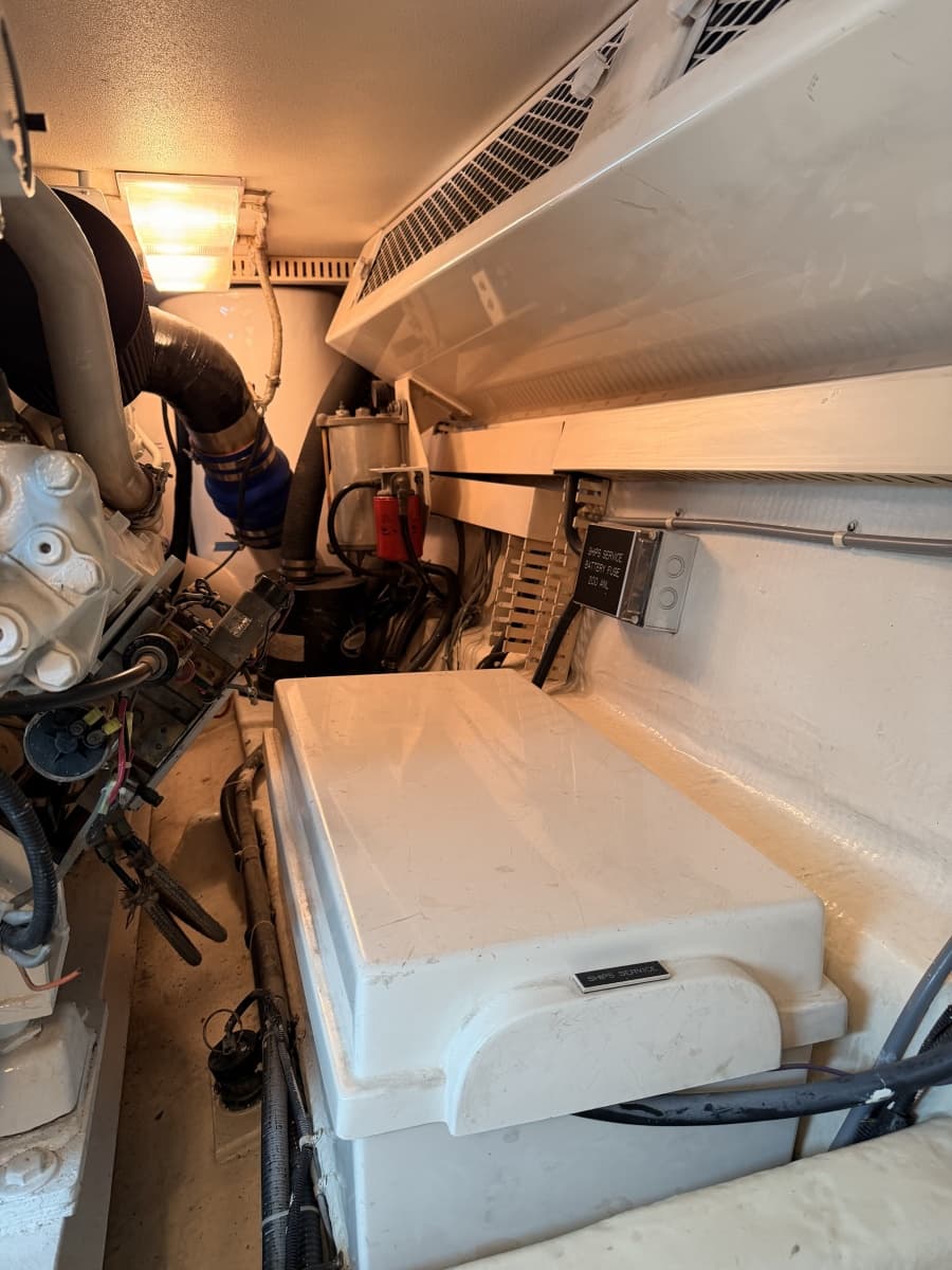 1994 Viking 50 Convertible - Photo 32