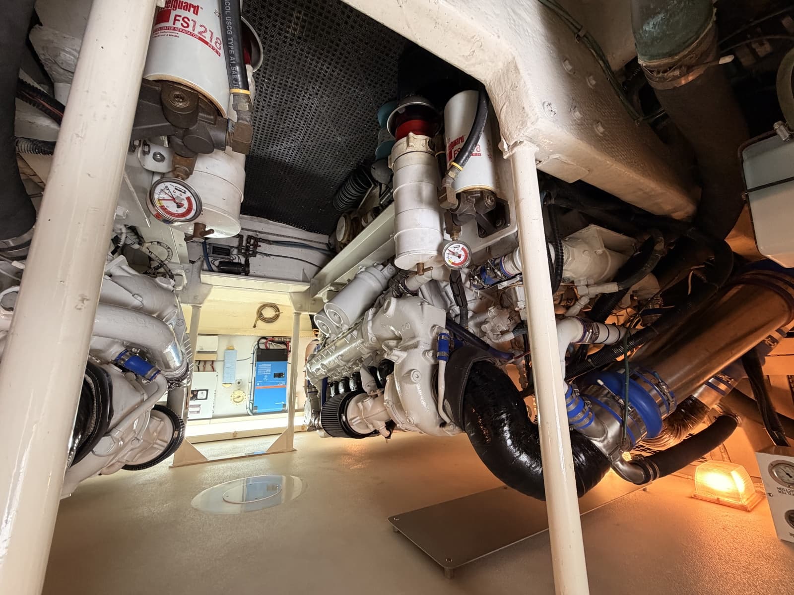 1994 Viking 50 Convertible - Photo 41