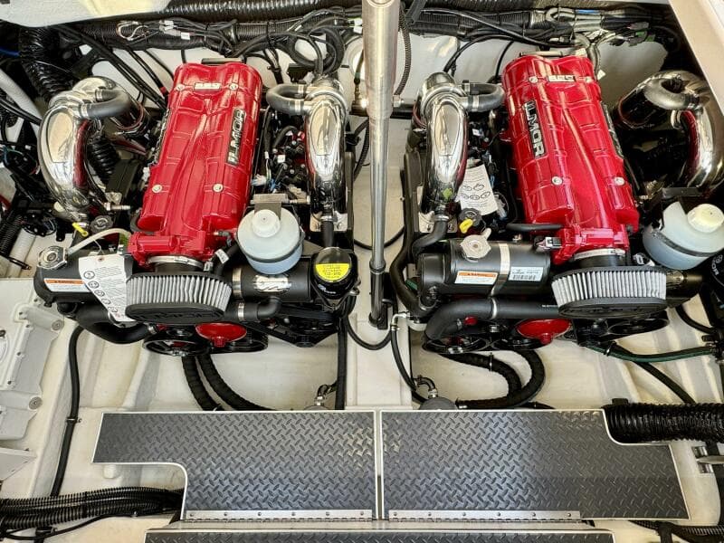 2024 Formula 350 Crossover Bowrider