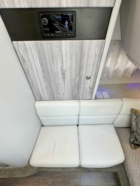 2024 Formula 350 Crossover Bowrider