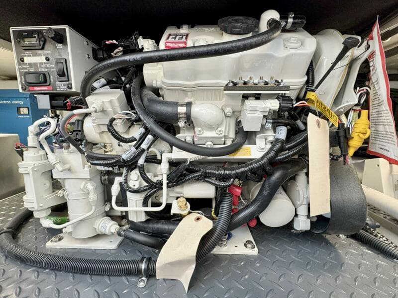 2024 Formula 350 Crossover Bowrider