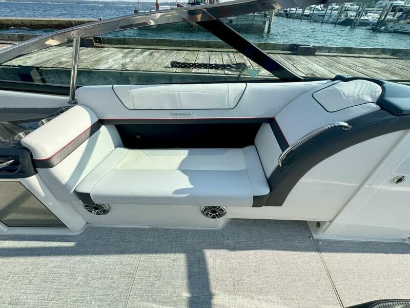 2024 Formula 350 Crossover Bowrider