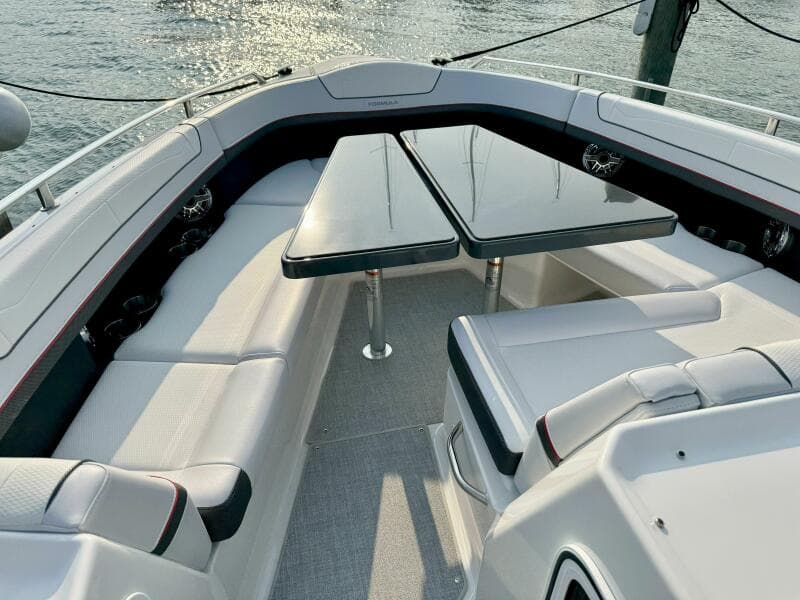 2024 Formula 350 Crossover Bowrider