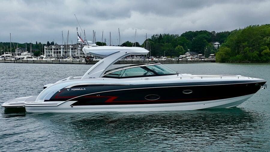 2024 Formula 350 Crossover Bowrider