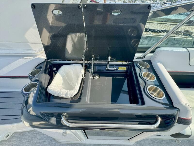 2024 Formula 350 Crossover Bowrider