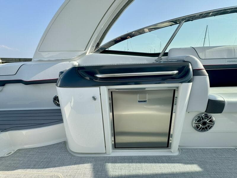 2024 Formula 350 Crossover Bowrider