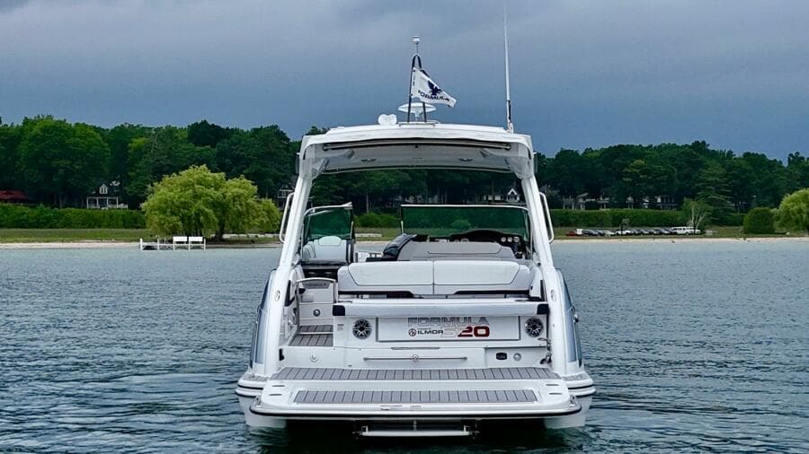 2024 Formula 350 Crossover Bowrider