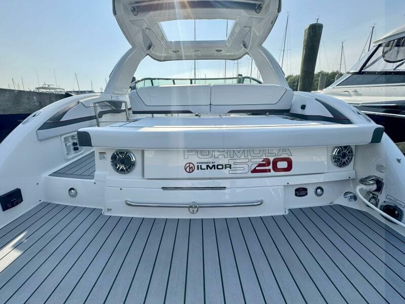 2024 Formula 350 Crossover Bowrider