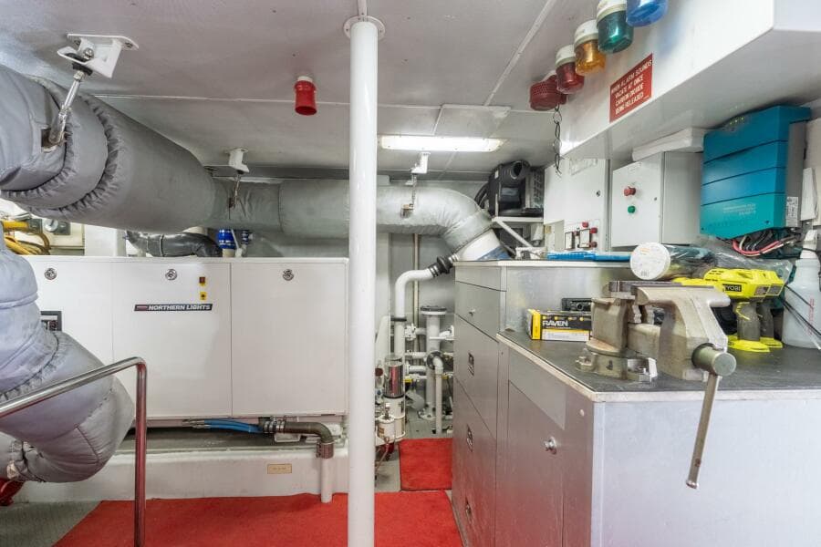 2001 Delta Marine Tri-Deck