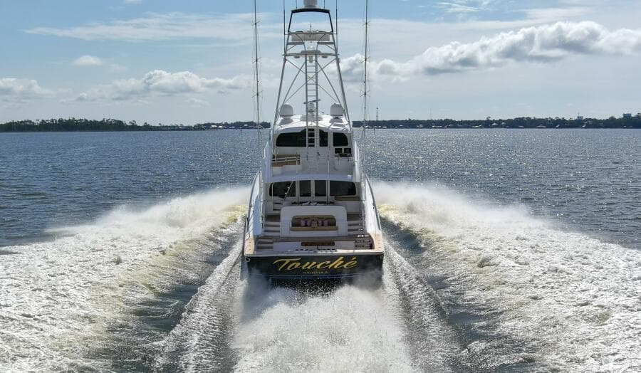 2016 92 Viking Enclosed Bridge Touche Exterior (16)