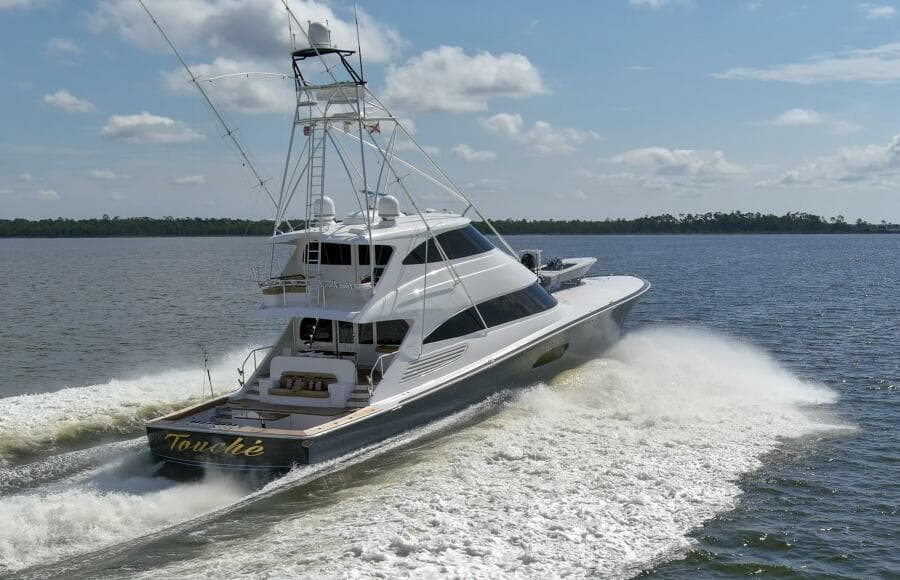 2016 92 Viking Enclosed Bridge Touche Exterior (17)