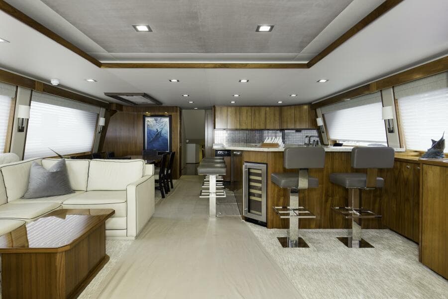 2016 92 Viking Enclosed Bridge Touche Salon (5)