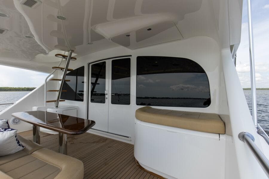 2016 92 Viking Enclosed Bridge Touche Stern Deck (7)