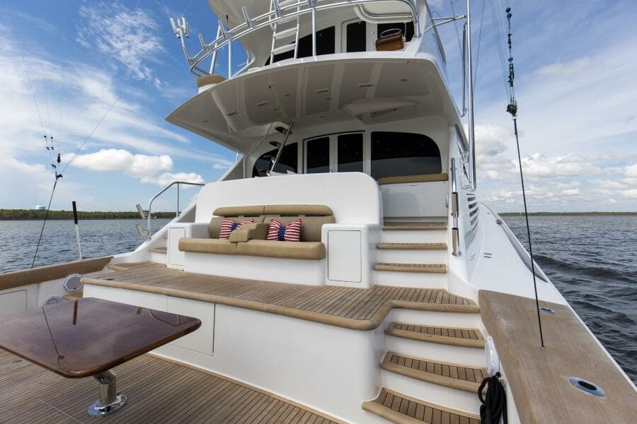 2016 92 Viking Enclosed Bridge Touche Stern Deck