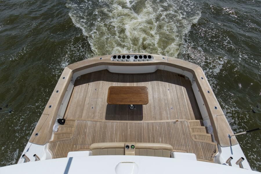 2016 92 Viking Enclosed Bridge Touche Stern Deck (9)