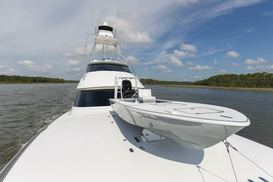 2016 92 Viking Enclosed Bridge Touche Exterior (4)