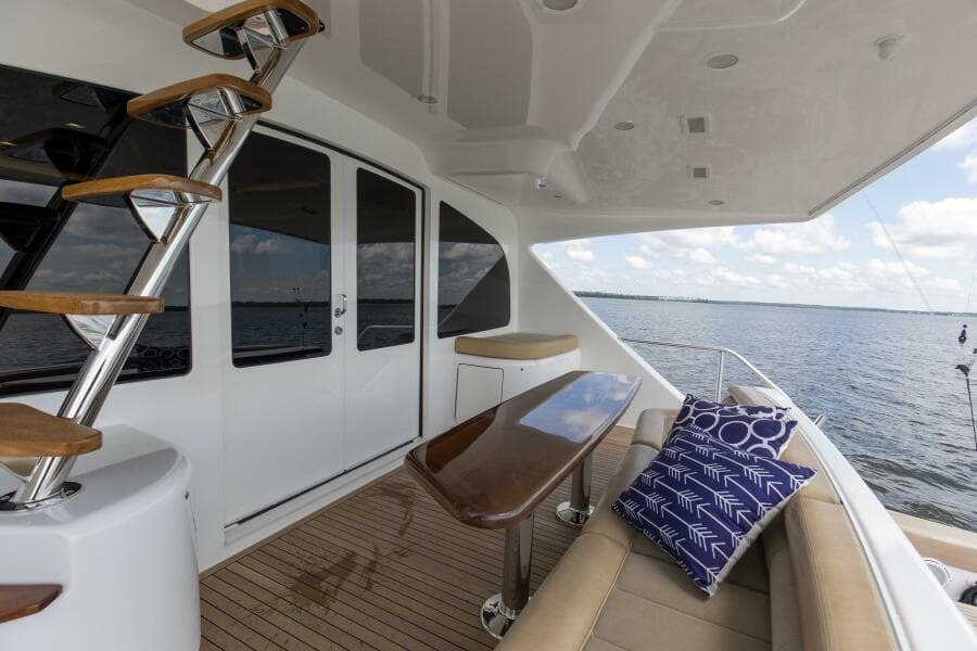 2016 92 Viking Enclosed Bridge Touche Stern Deck (5)