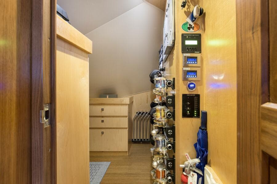 2016 92 Viking Enclosed Bridge Touche Gear Locker And Stateroom