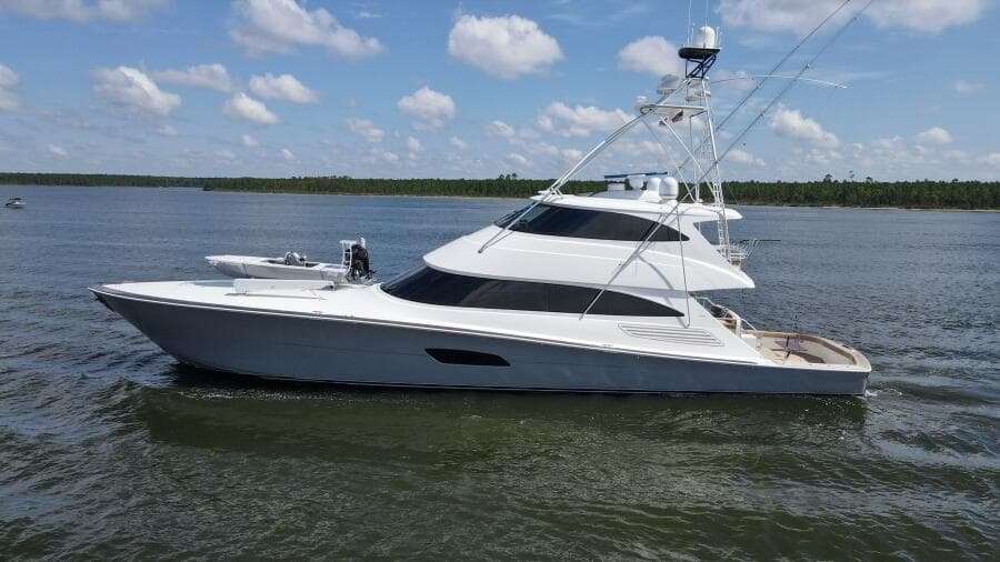 2016 92 Viking Enclosed Bridge Touche Exterior (7)