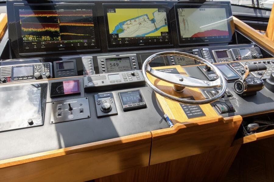 2016 92 Viking Enclosed Bridge Touche Bridge  (2)