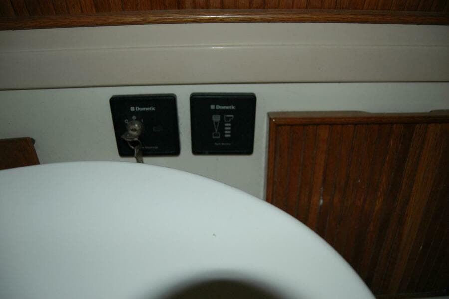 1987 Bertram 33 Sport Fisherman