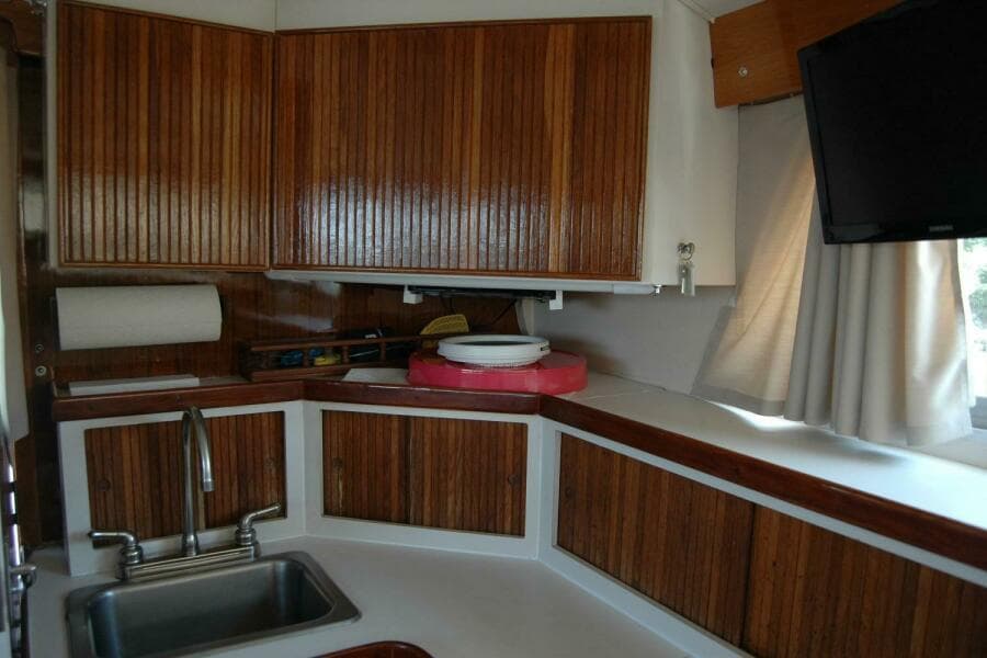 1987 Bertram 33 Sport Fisherman