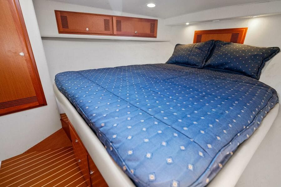 2004 Cabo 40 Hardtop Express