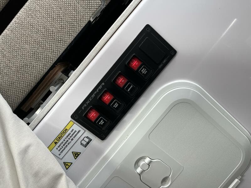 2024 Axopar Cross Cabin