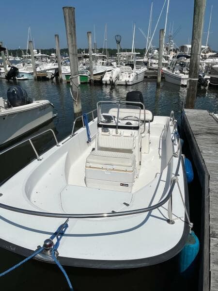 2004 Boston Whaler  - Photo 2